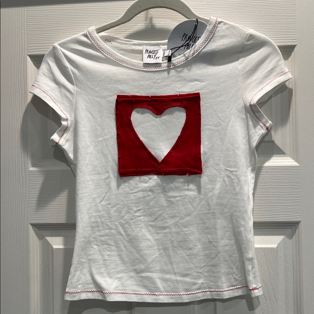 Princess Polly woman’s White Tee with Red Heart Patch small